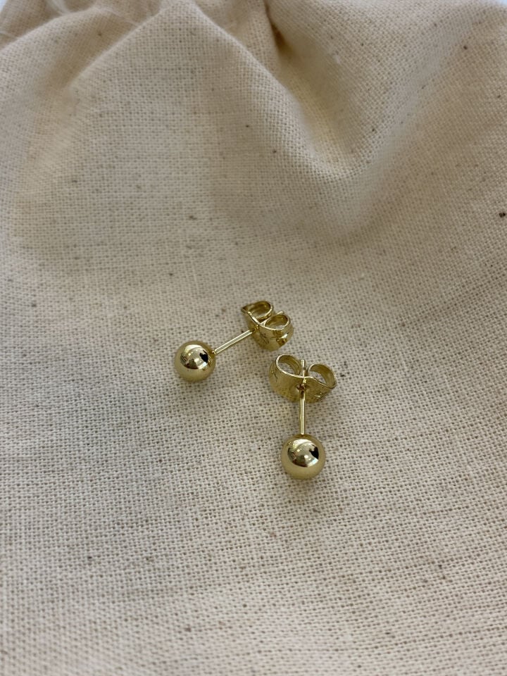 “Özel Seri” Minimal Gold Top Küpe (5mm)