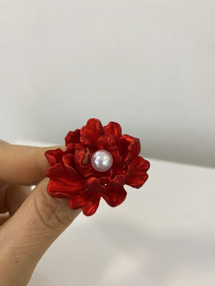 Kırmızı İncili Gül