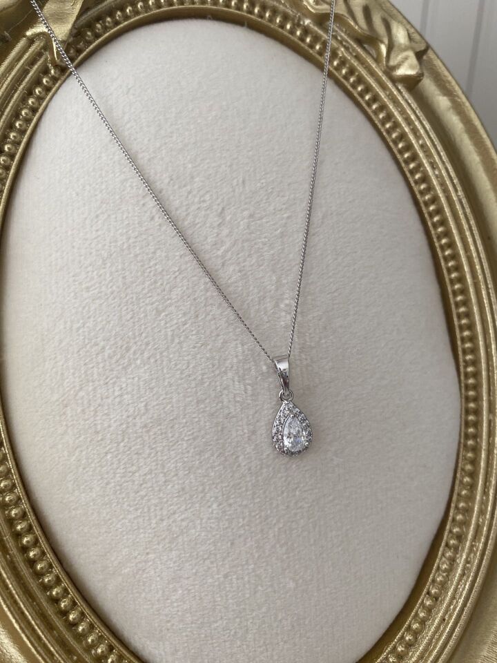 Özel Seri Minimal Damla Model Taşlı Kolye