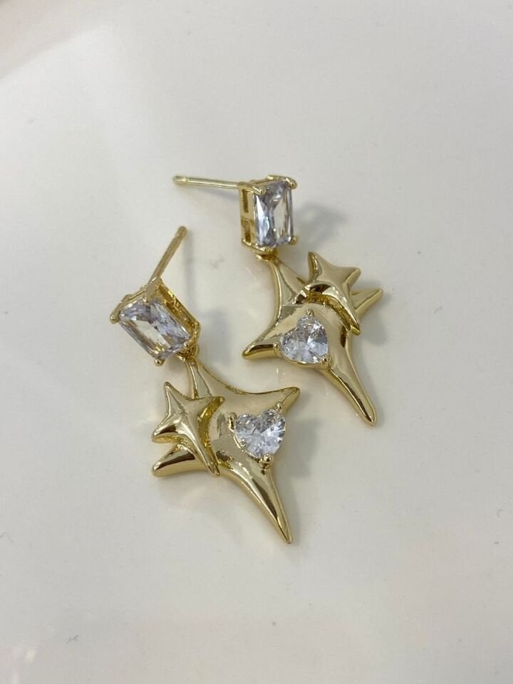 Altın Kaplama Sallamalı Taşlı Star Küpe