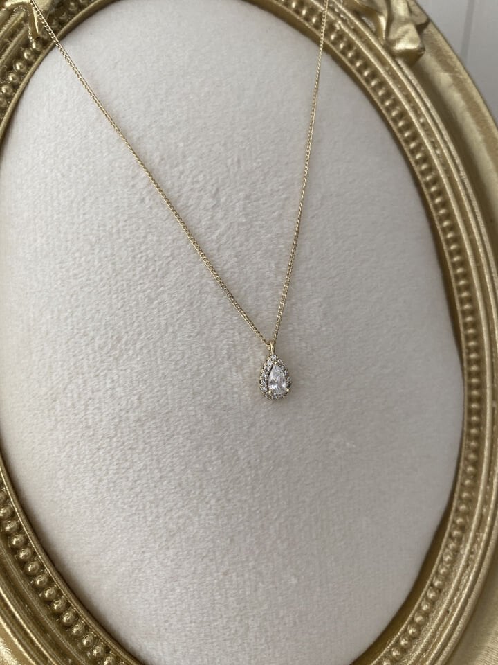 “Özel Seri” Minimal Damla Model Taşlı Kolye