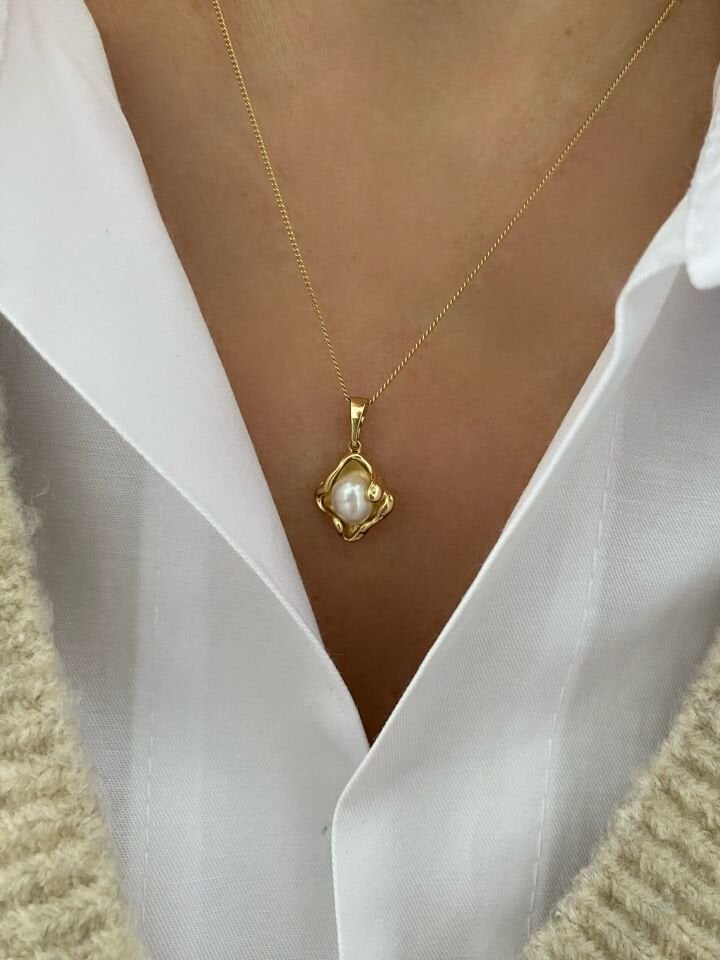 “Özel Seri” Minimal İnci Detaylı Geometrik Kolye