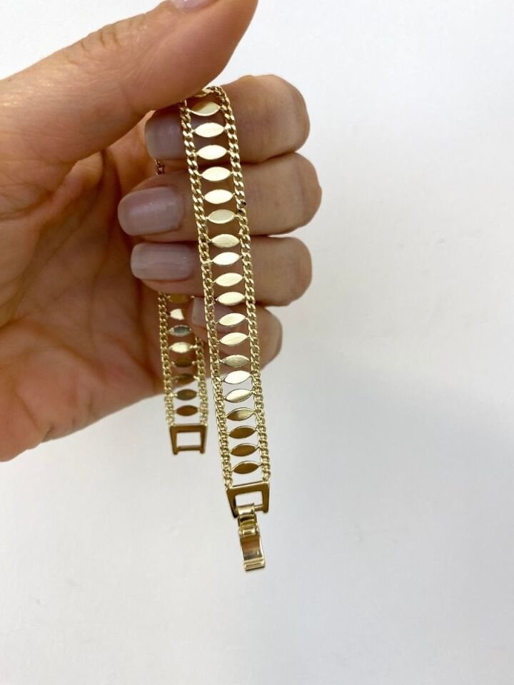 Oval Plakalı Dantel Bileklik