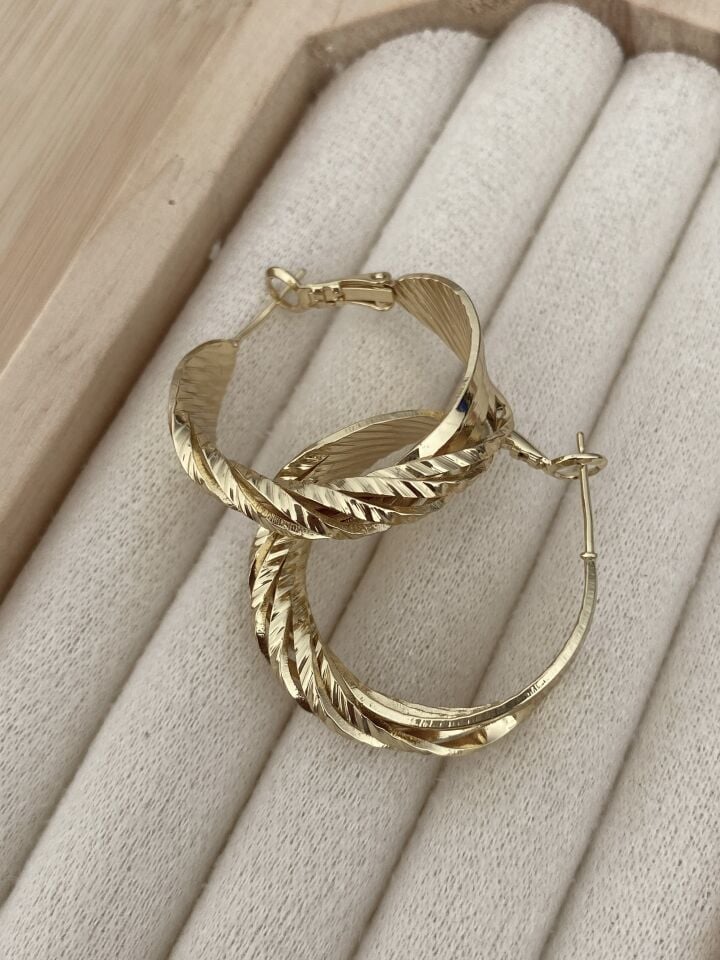 Lazer Kesim Dokulu Yarım Burgu Halka Küpe