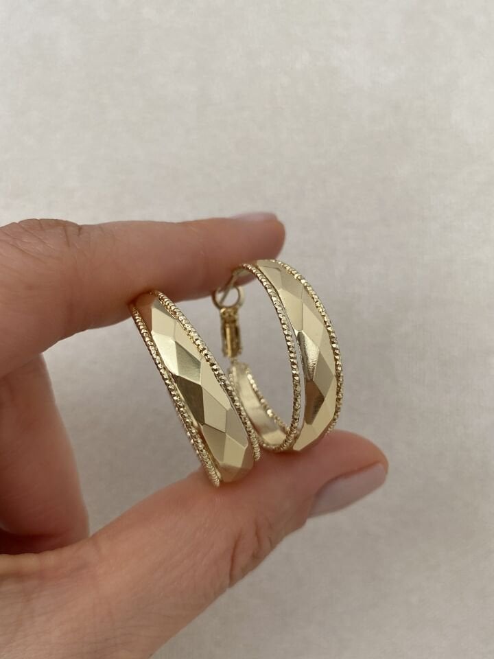 Dorika Şeritli Desenli Halka Küpe