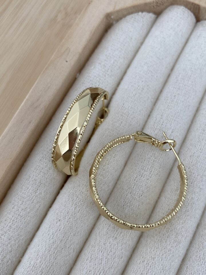 Dorika Şeritli Desenli Halka Küpe