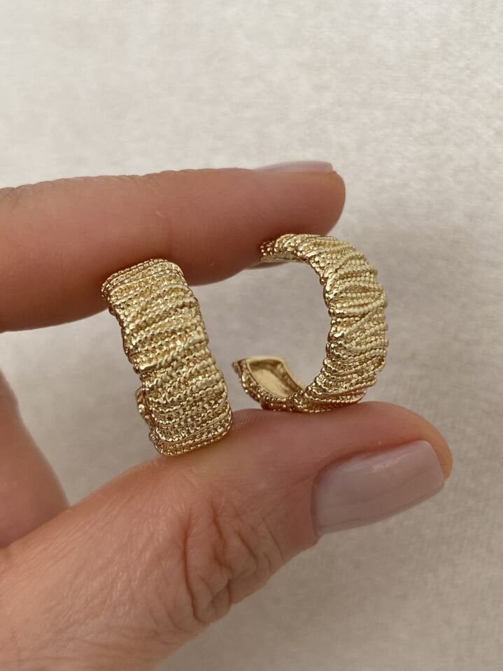 Dorika Dokulu Yarım Halka Küpe