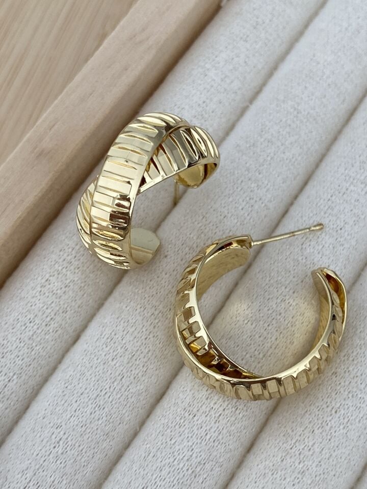 Lazer Kesim Oval Yarım Halka Küpe