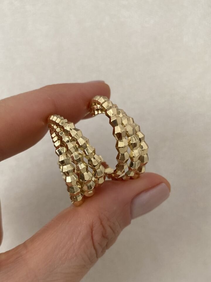 Yansımalı Çapraz Görünümlü Yarım Halka Küpe