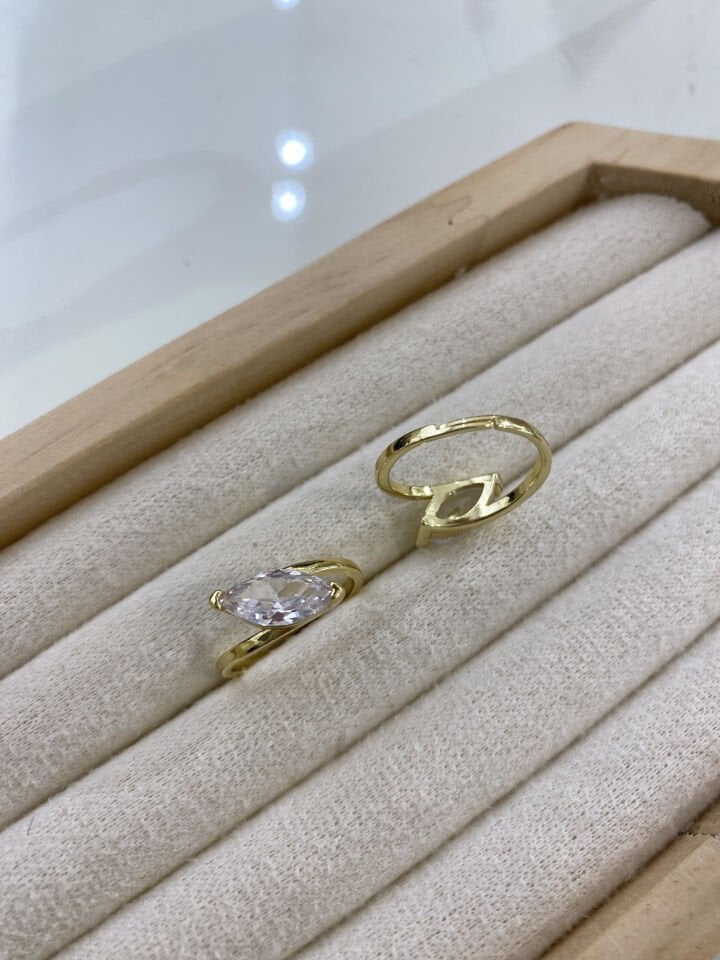 Altın Kaplama ''Hailey'' Asimetrik Markiz Kesim Yüzük (Gold)