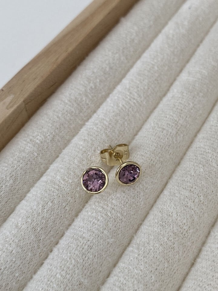 “Özel Seri” Mürdüm Swarovski Taşlı Minimal Tektaş Küpe (5mm iç çap)