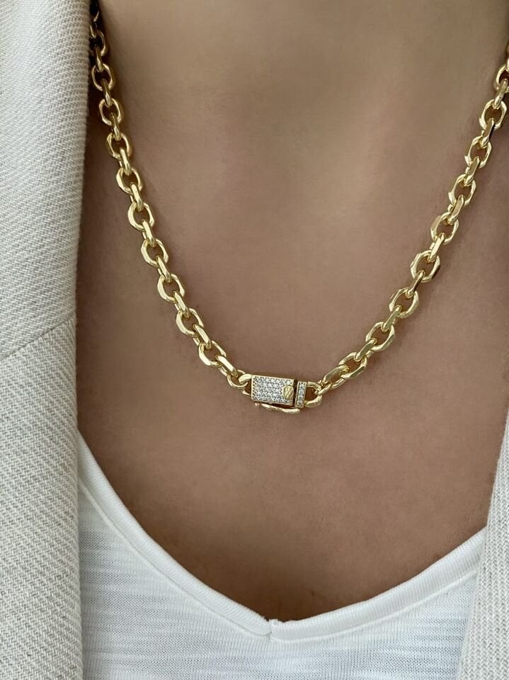 Gömme Taşlı Kilit Detaylı Zincir Kolye (45cm)