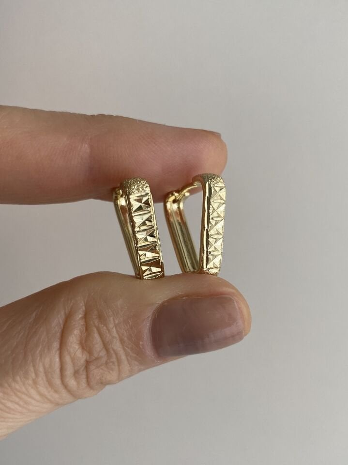 ''Özel Seri'' Kumlu Lazer Kesim Desenli V Model Halka Küpe (2cm iç boy)