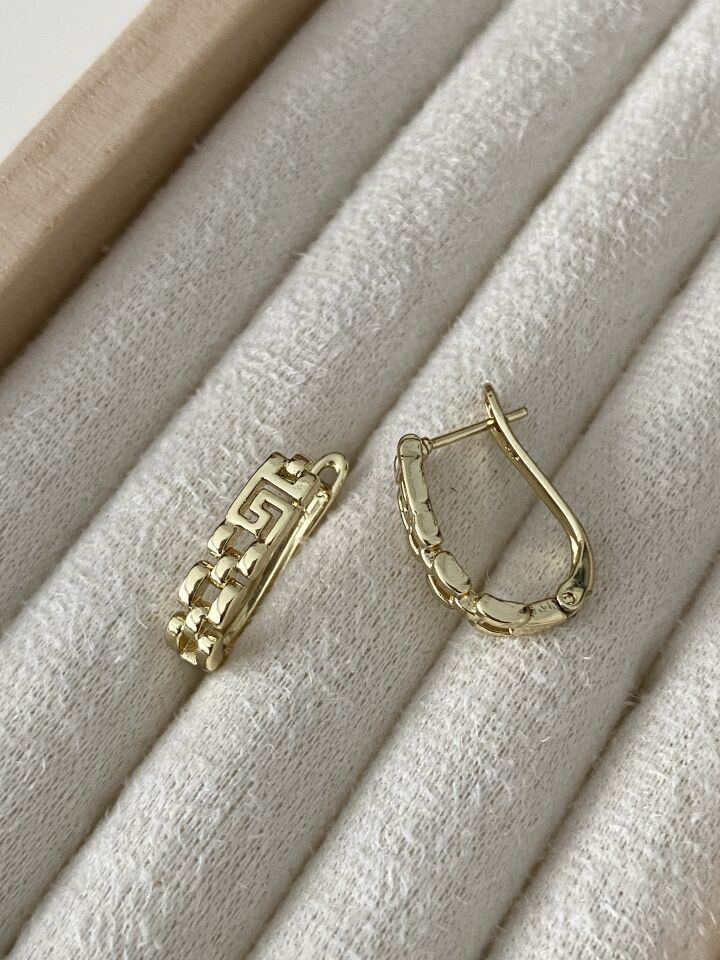 Özel Seri Kordon Detaylı Greek U Model Halka Küpe (İç boyu: 1,8cm))