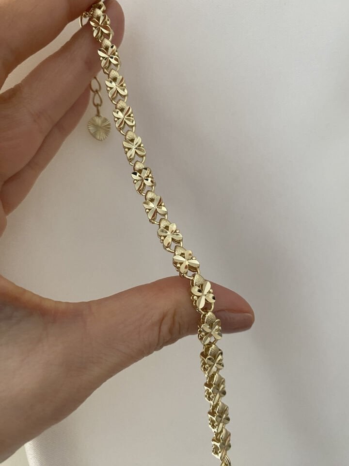 Kumlu Minimal Kalp Detaylı Lazer Kesim Yonca Model Bileklik (16,5cm+5cm ek)