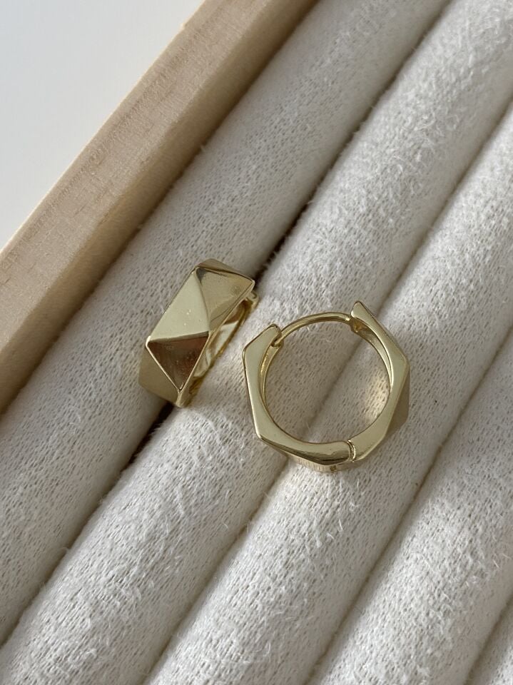 ''Özel Seri'' Yansımalı Üçgen Model Plaka Halka Küpe (1,7cm iç çap)