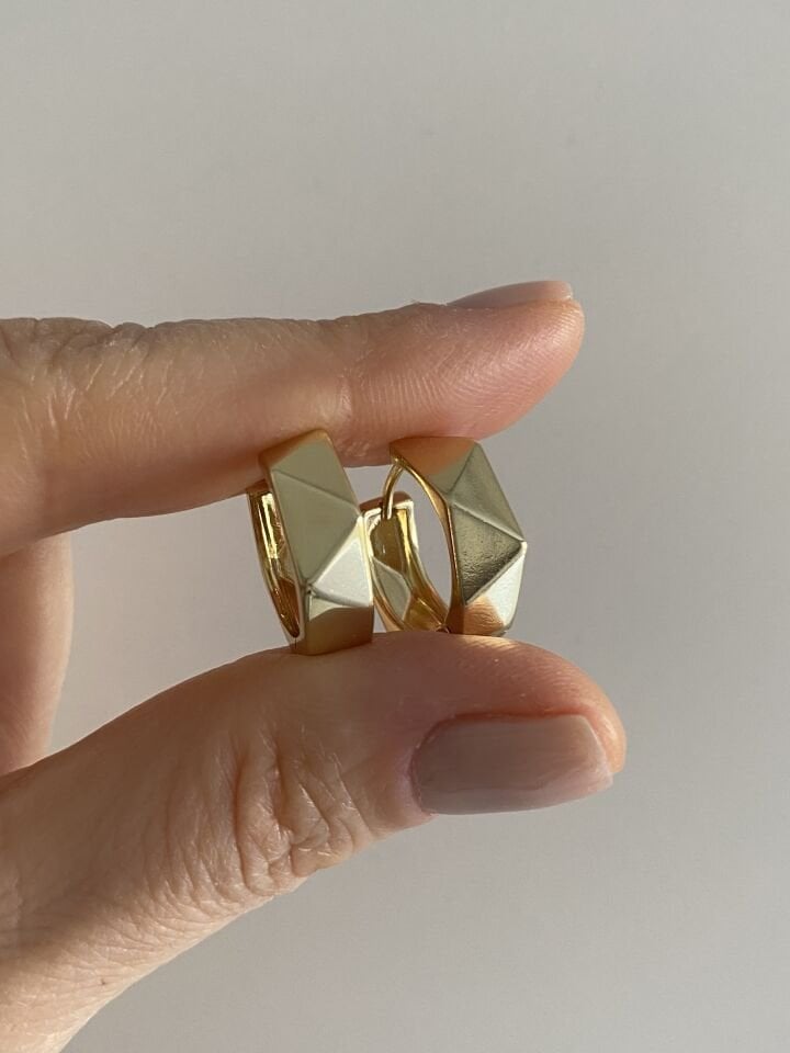 ''Özel Seri'' Yansımalı Üçgen Model Plaka Halka Küpe (1,7cm iç çap)