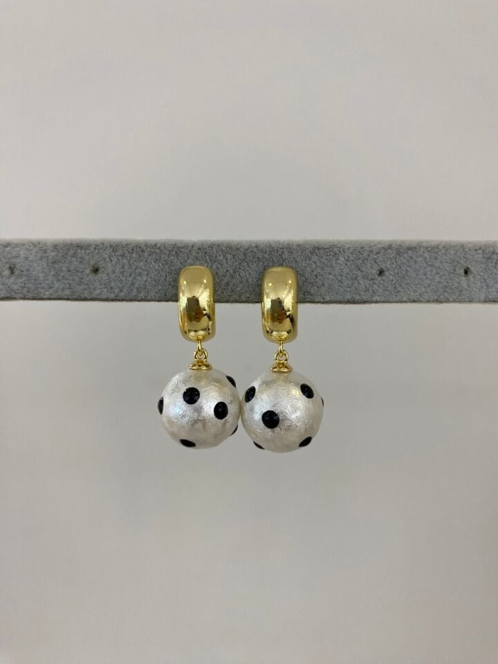 Puantiye Detay Halka Küpe