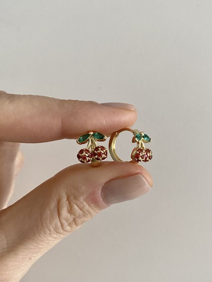 ''Özel Seri'' Çocuk Kırmızı Taşlı Kiraz Halka Küpe (1cm iç çap)