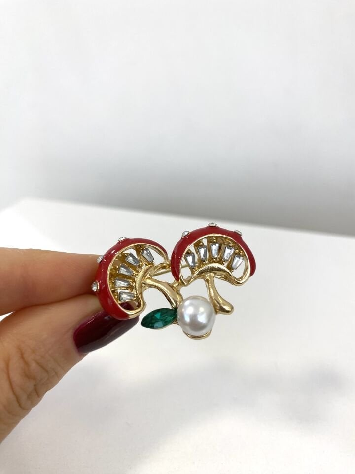 İncili Mantar Broş