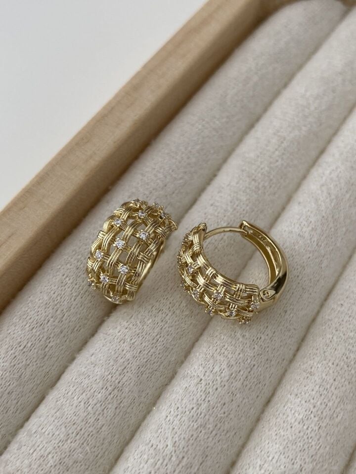 Özel Seri Gömme Taşlı Hasır Model Halka Küpe (İç çapı:1,4 cm)