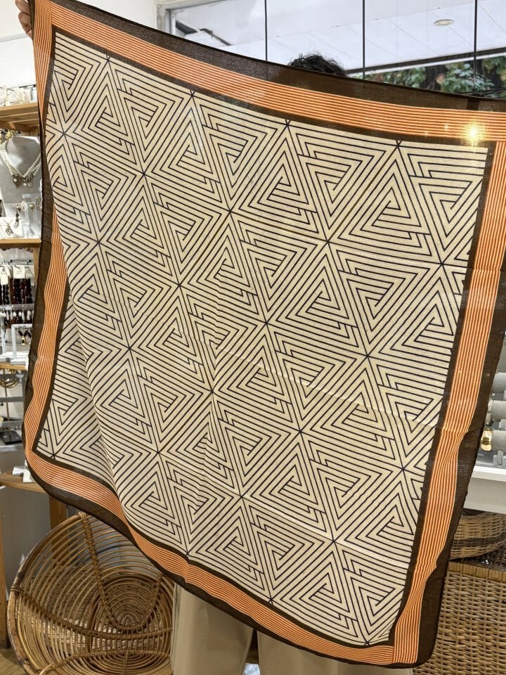 Desenli 90*90 Pamuklu Eşarp Şal