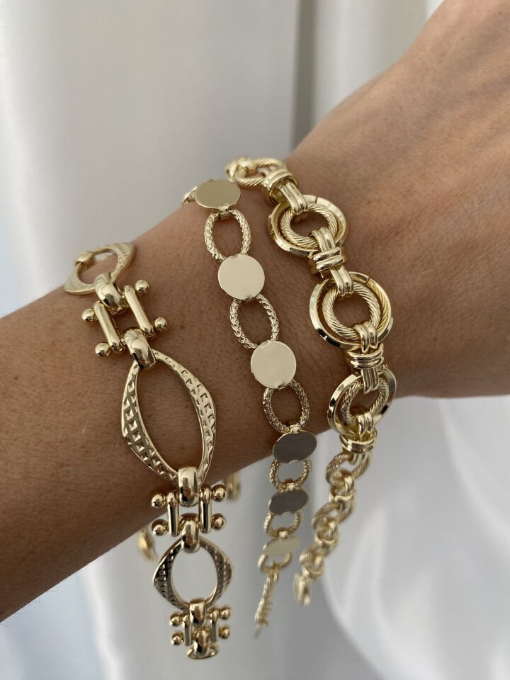 ''Özel Seri'' Çivi Detay Spor Bileklik