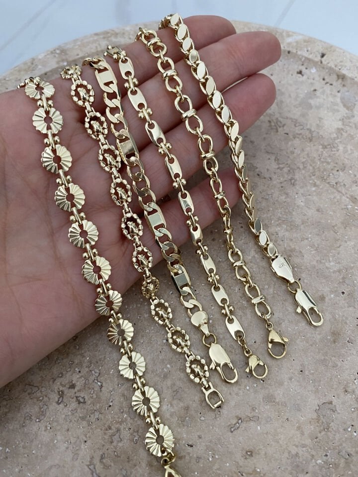 ''Özel Seri'' Çivi Detay Çiçek Model Bileklik