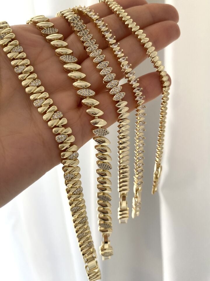 Minimal Yaprak Plaka Bileklik