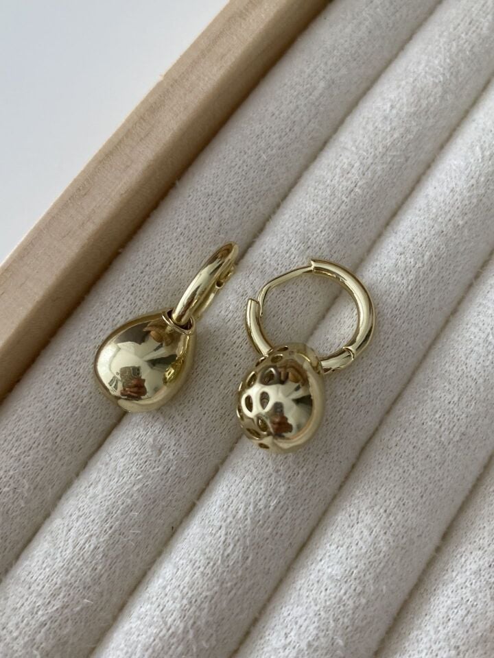 Altın Kaplama Bombeli Damla Charm Halka Küpe (İç çapı:1,3 cm)