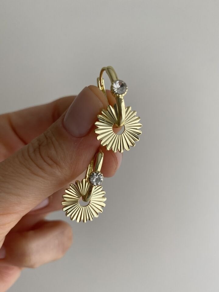 Altın Kaplama Güneş Figürlü Pırpır Küpe(İç boyu:1,6 cm)