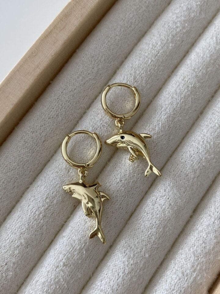 Altın Kaplama Sallantılı Shark Halka Küpe(İç çapı:1 cm)