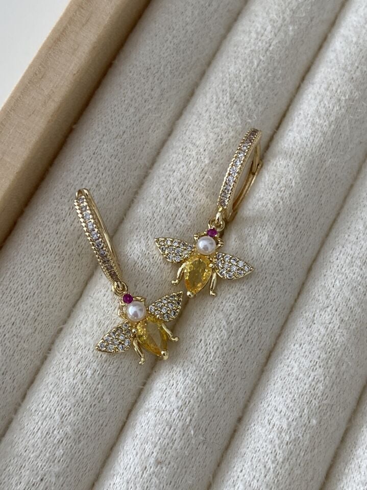 Altın Kaplama Sallantılı  Kraliçe Arı Halka Küpe(İç çapı:1 cm)