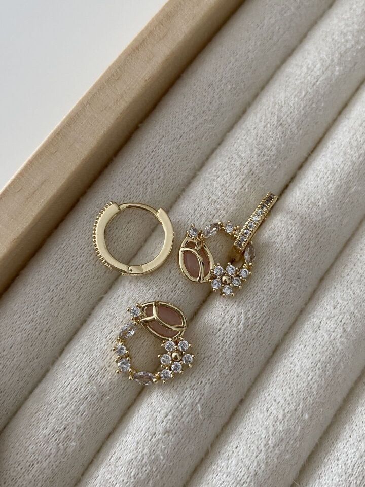 Altın Kaplama Lale Desenli Çiçekli Yuvarlak Charm Halka Küpe(İç çapı:1 cm)
