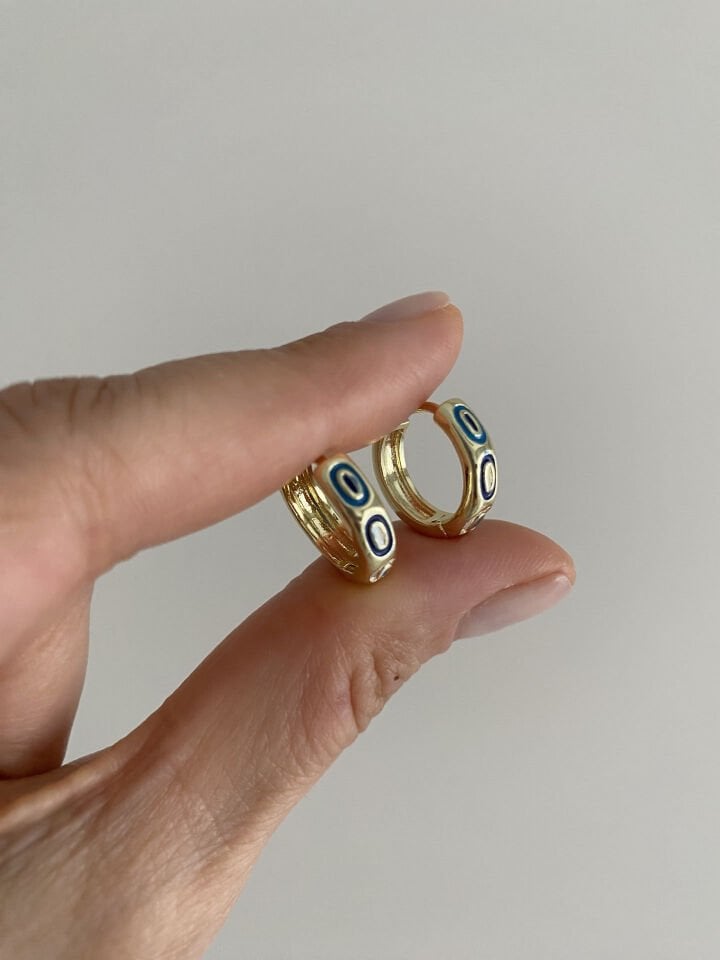 Altın Kaplama Mineli Lacivert Nazar Motifli Küpe(İç çapı:1,3 cm)