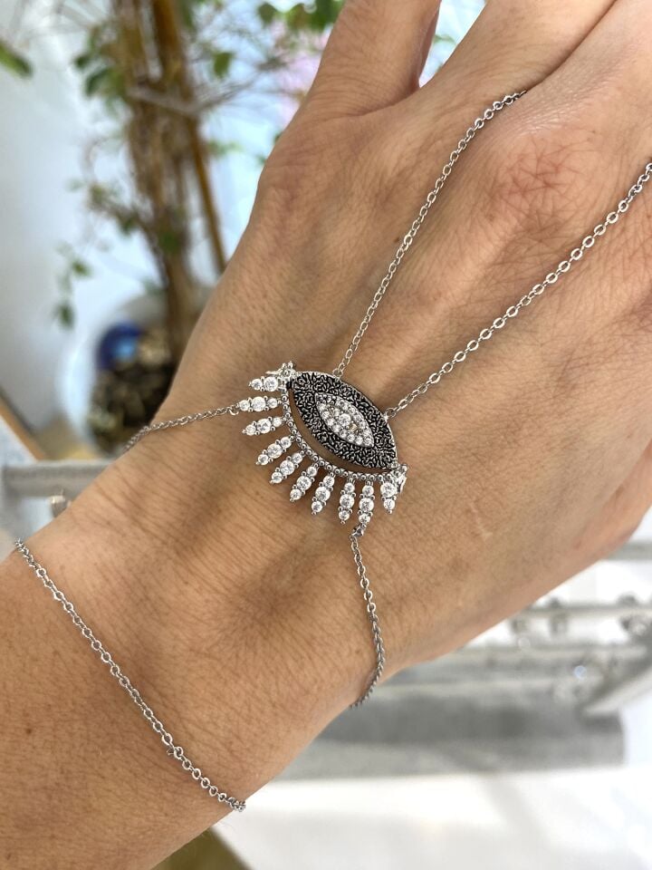 Rodyum Kaplama Taşlı Kirpikli Göz Figür Şahmeran (Gümüş renk)