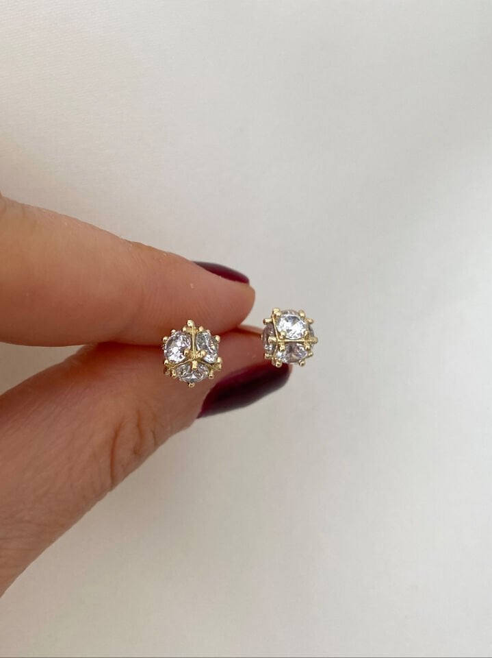 “Özel Seri” Taşlı Küre Küpe