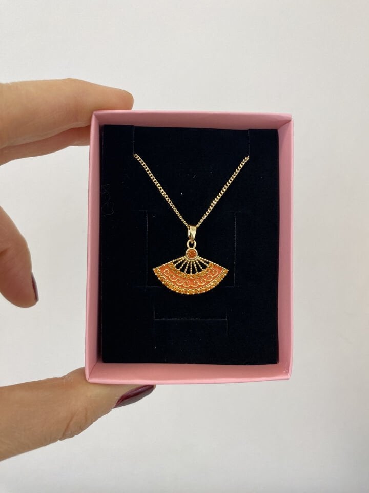 Yılbaşı Taşlı Kırmızı Yelpaze Kolye