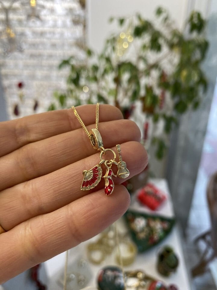 Yılbaşı Charmlı Kolye