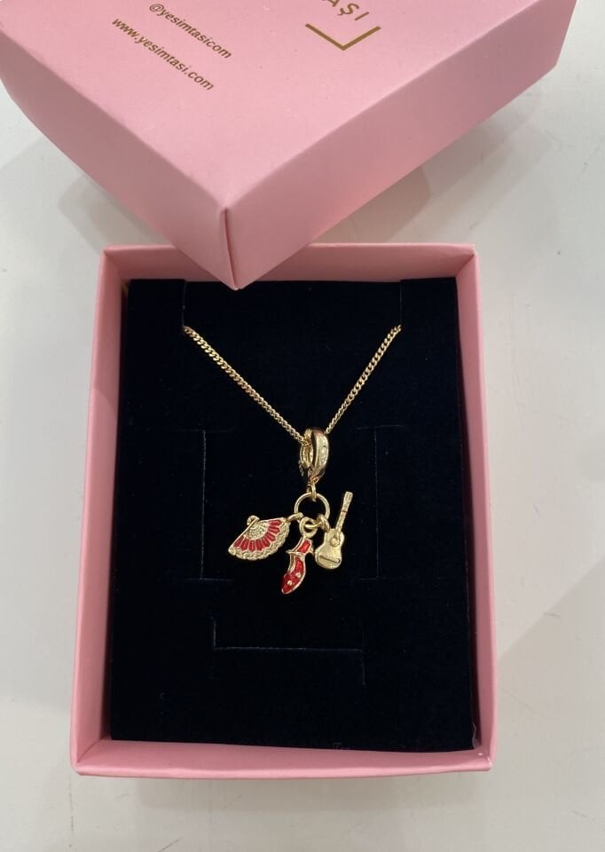 Yılbaşı Charmlı Kolye