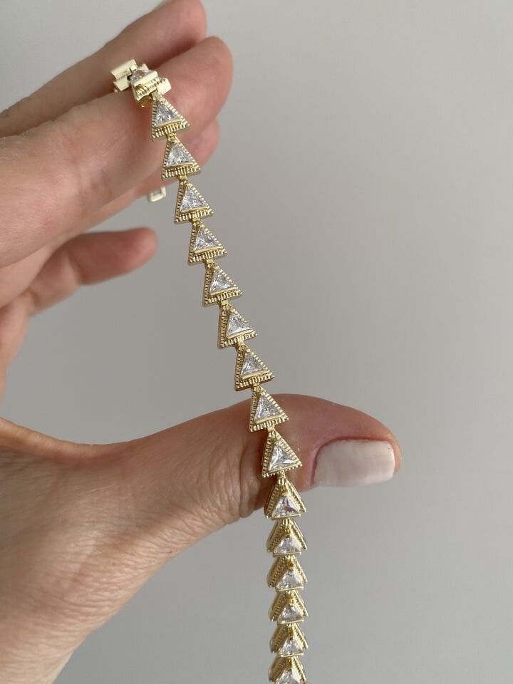 Altın Kaplama Baget Taşlı Üçgen Model Sıralı Bileklik (17cm+ek)