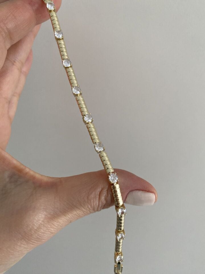 Altın Kaplama Tek Taş Detaylı Ara Plaka Çubuk Model Bileklik (17,5cm+ek)