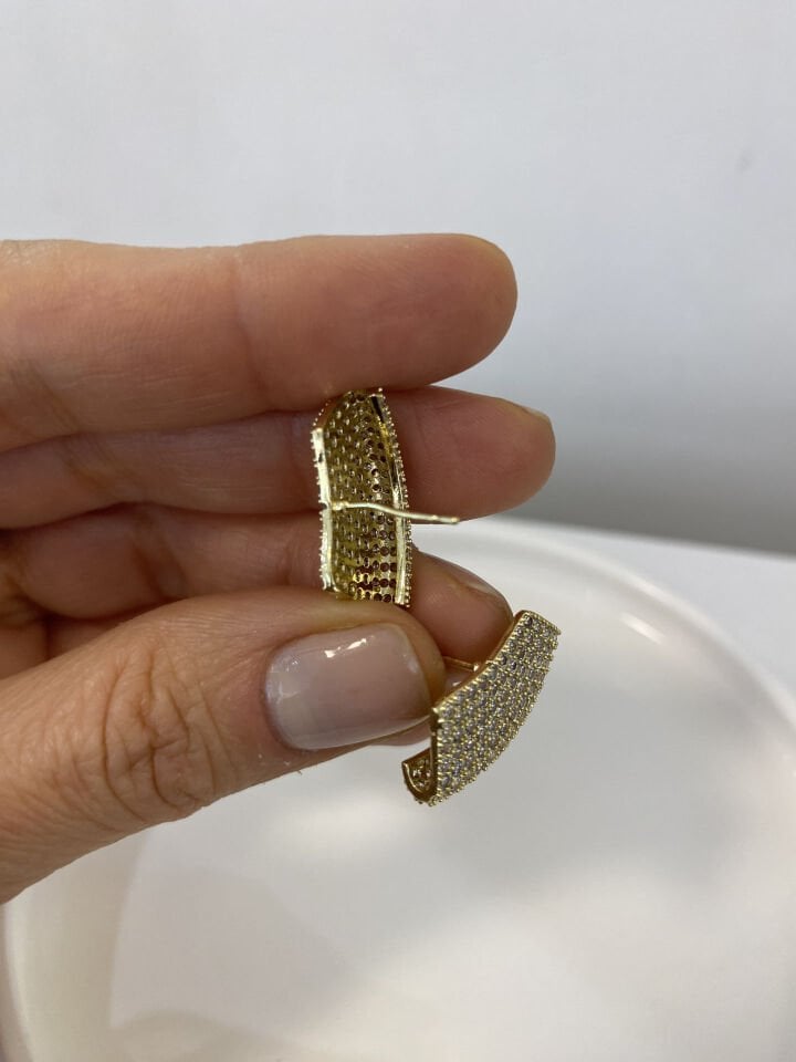 Full Taş Plaka Küpe