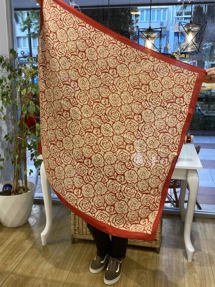 Desenli 90*90 Pamuklu Eşarp Şal
