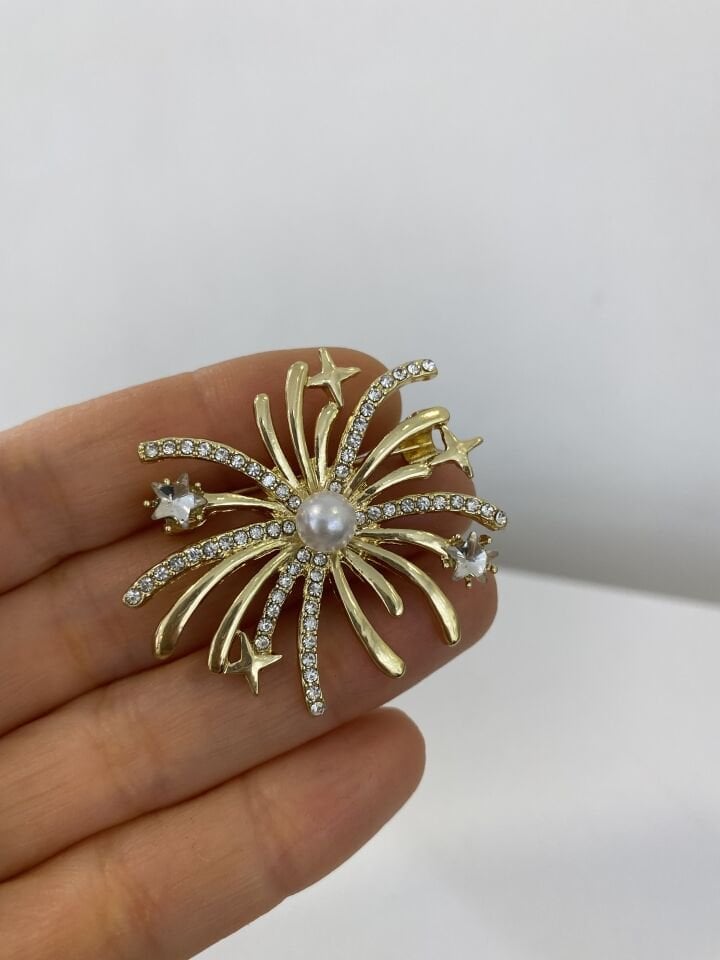 Yıldız Detaylı Çiçek Broş