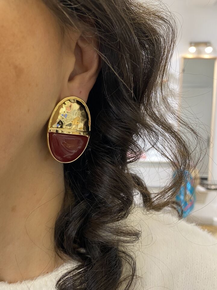 Gold Detaylı Oval Bordo Küpe