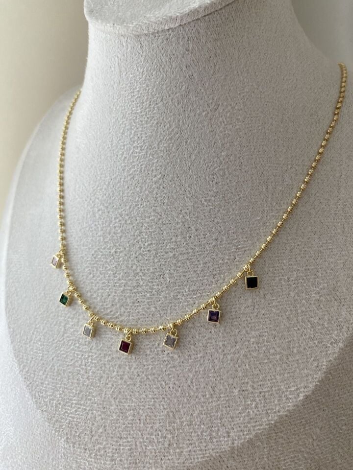 Altın Kaplama Kare Renkli Kristal Taşlı Dorika Kısa Kolye (40cm+ek)