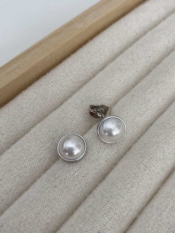 Özel Seri Parlak Mine Detaylı Yuvarlak Form Minimal Küpe Silver