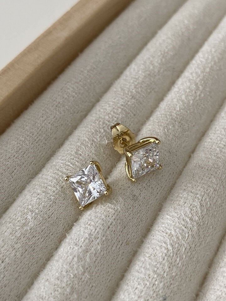 Özel Seri Kristal Taşlı Kare Form Tek Taş Minimal Küpe Gold 7mm
