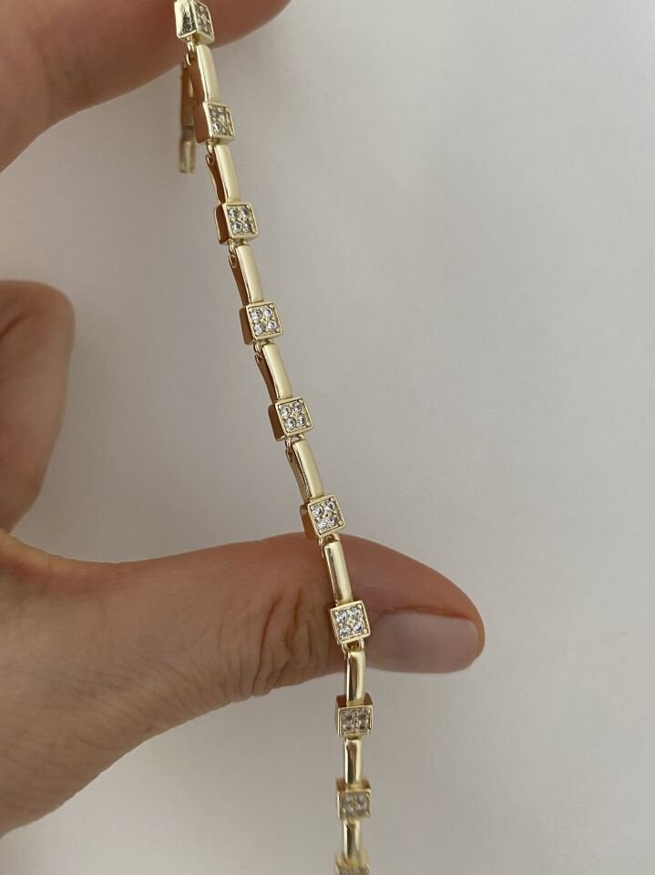 Minimal Kare Gömme Taşlı Bileklik
